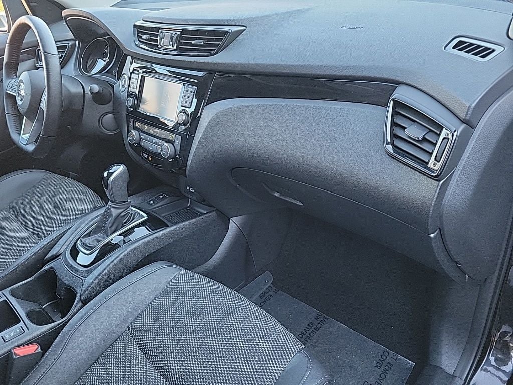 2022 Nissan Rogue Sport SV