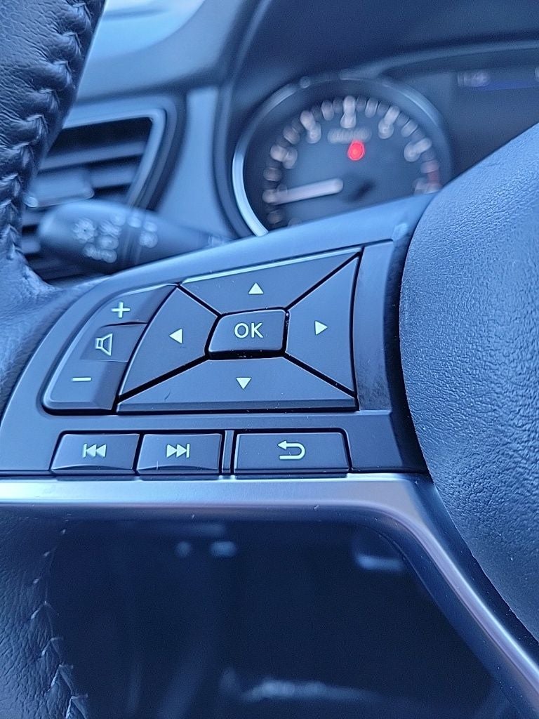 2022 Nissan Rogue Sport SV