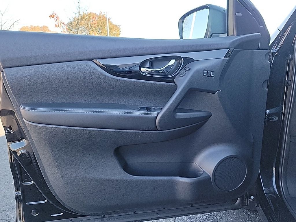 2022 Nissan Rogue Sport SV