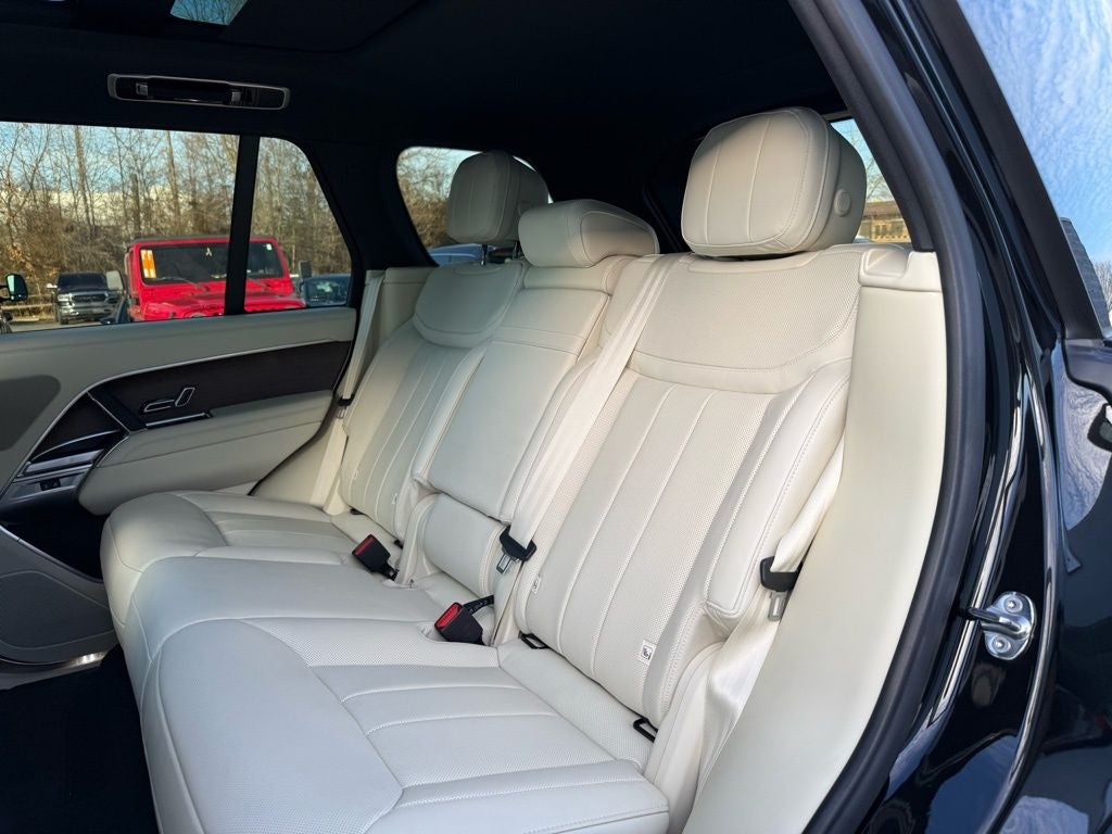 2025 Land Rover Range Rover SE
