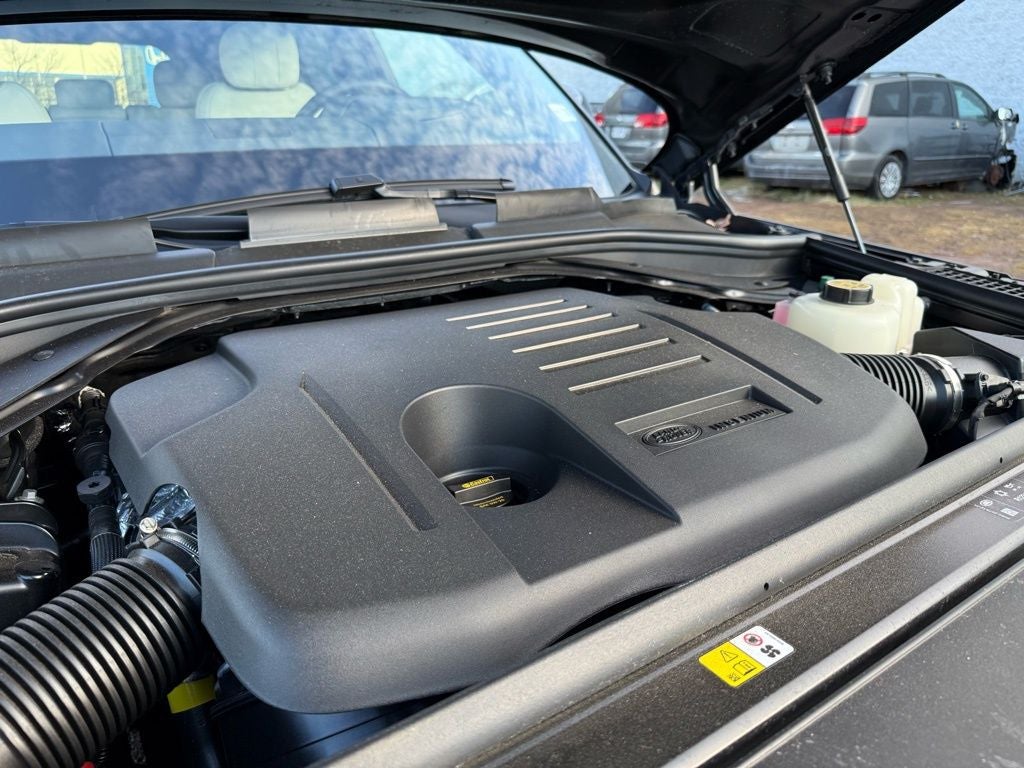 2025 Land Rover Range Rover SE