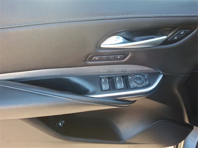 2024 Cadillac XT4 FWD Premium Luxury