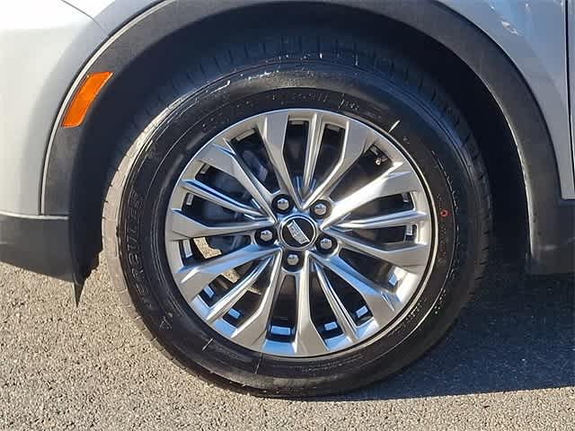 2024 Cadillac XT4 FWD Premium Luxury