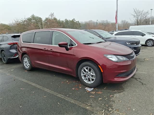 2023 Chrysler Voyager LX