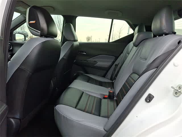 2022 Nissan Kicks SR