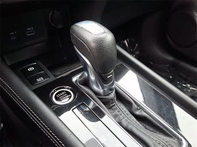 2022 Nissan Kicks SR