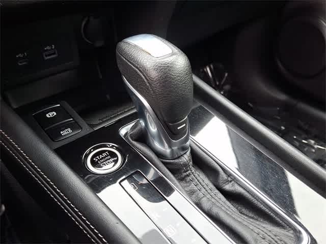 2022 Nissan Kicks SR