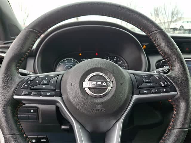 2022 Nissan Kicks SR