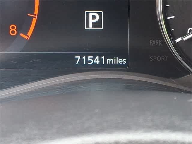 2022 Nissan Kicks SR