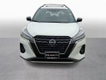2022 Nissan Kicks SR