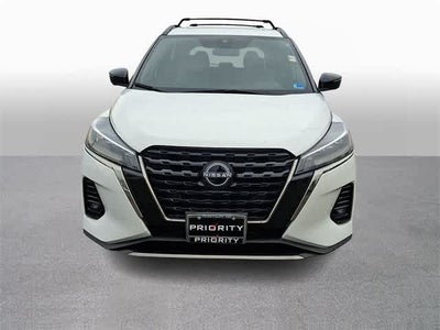 2022 Nissan Kicks SR
