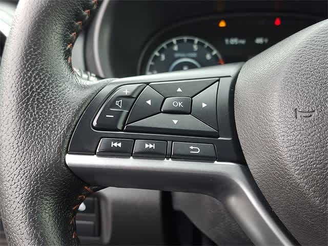 2022 Nissan Kicks SR