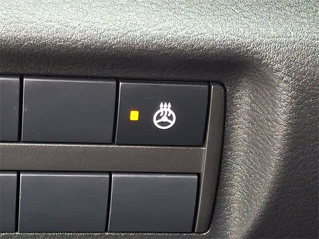 2022 Nissan Kicks SR