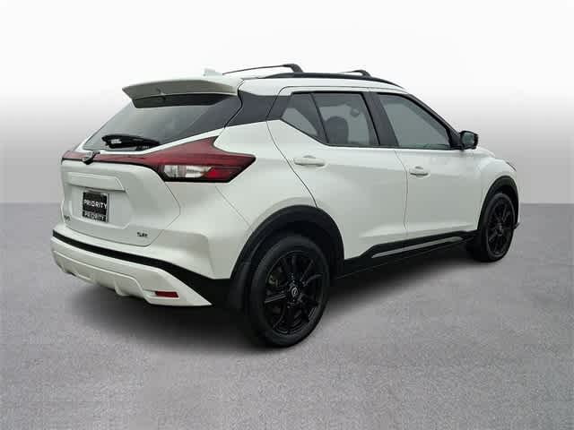 2022 Nissan Kicks SR