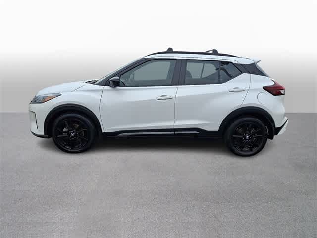 2022 Nissan Kicks SR