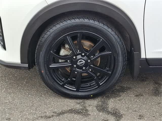 2022 Nissan Kicks SR