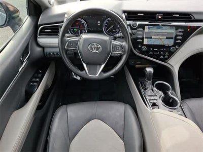 2020 Toyota Camry Hybrid XLE