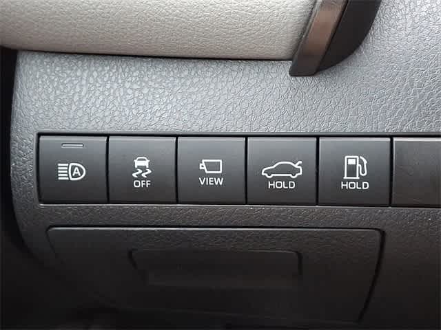 2020 Toyota Camry Hybrid XLE