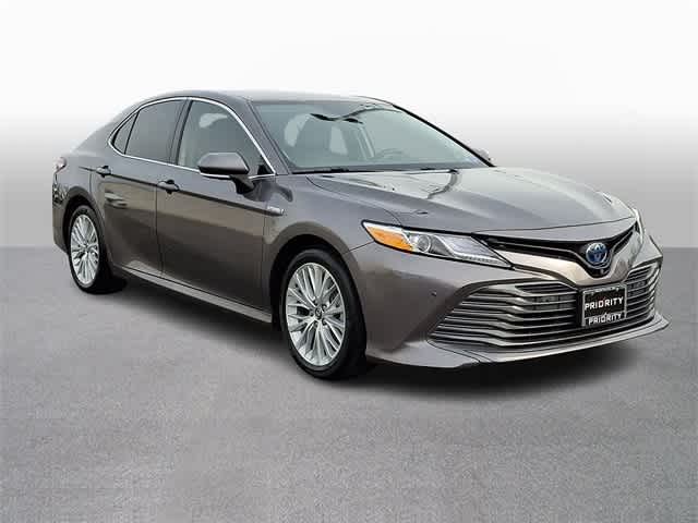 2020 Toyota Camry Hybrid XLE