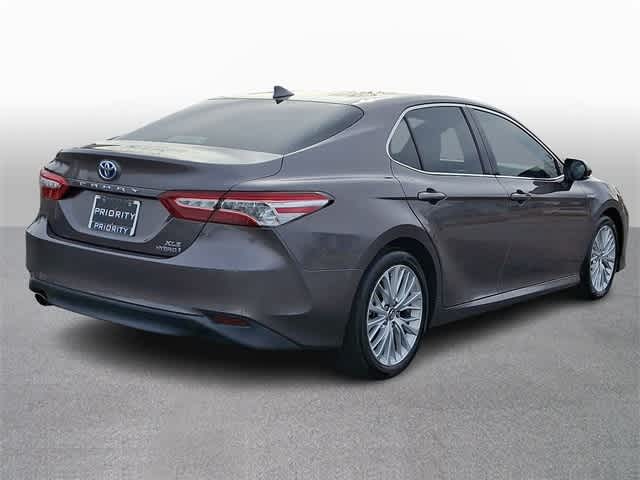 2020 Toyota Camry Hybrid XLE