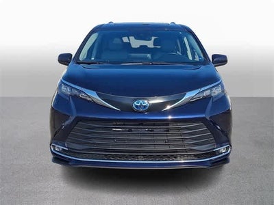 2024 Toyota Sienna XLE