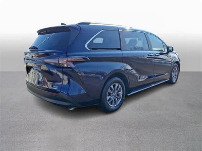 2024 Toyota Sienna XLE