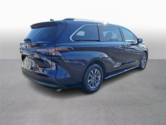 2024 Toyota Sienna XLE