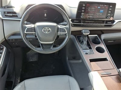 2024 Toyota Sienna XLE
