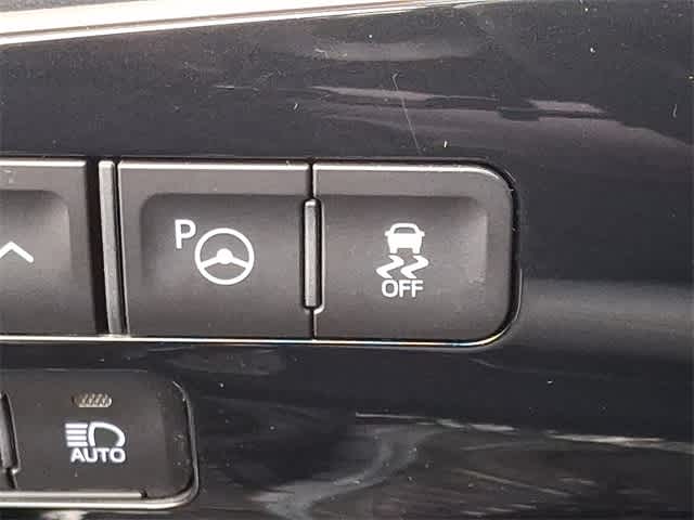 2022 Toyota Prius L Eco