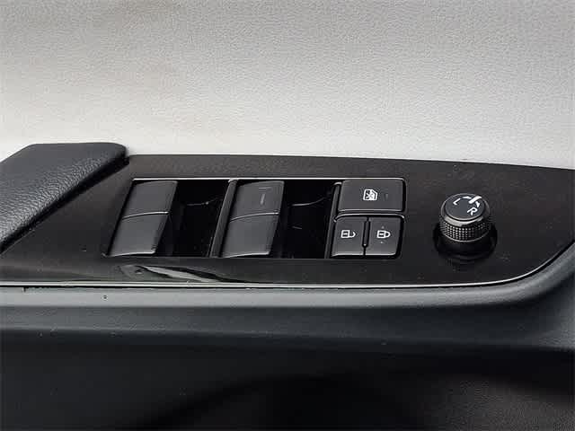 2022 Toyota Prius L Eco