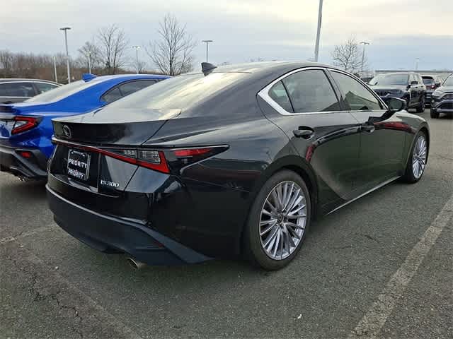 2022 Lexus IS 