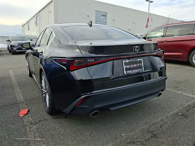 2022 Lexus IS 