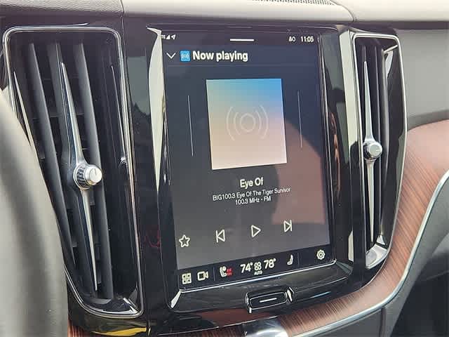 2024 Volvo XC60 Plus Dark Theme