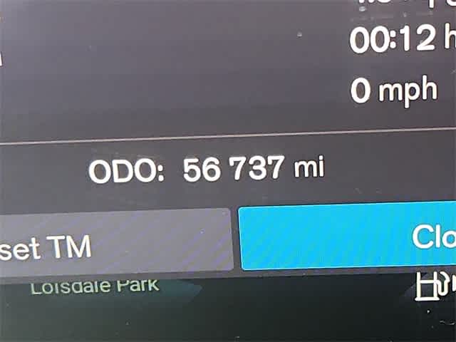 2024 Volvo XC60 Plus Dark Theme