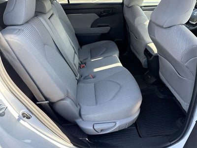 2022 Toyota Highlander LE