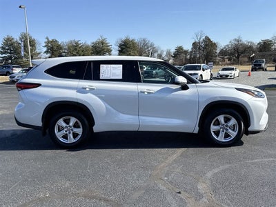 2022 Toyota Highlander LE