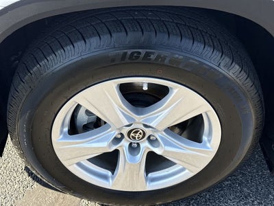 2022 Toyota Highlander LE