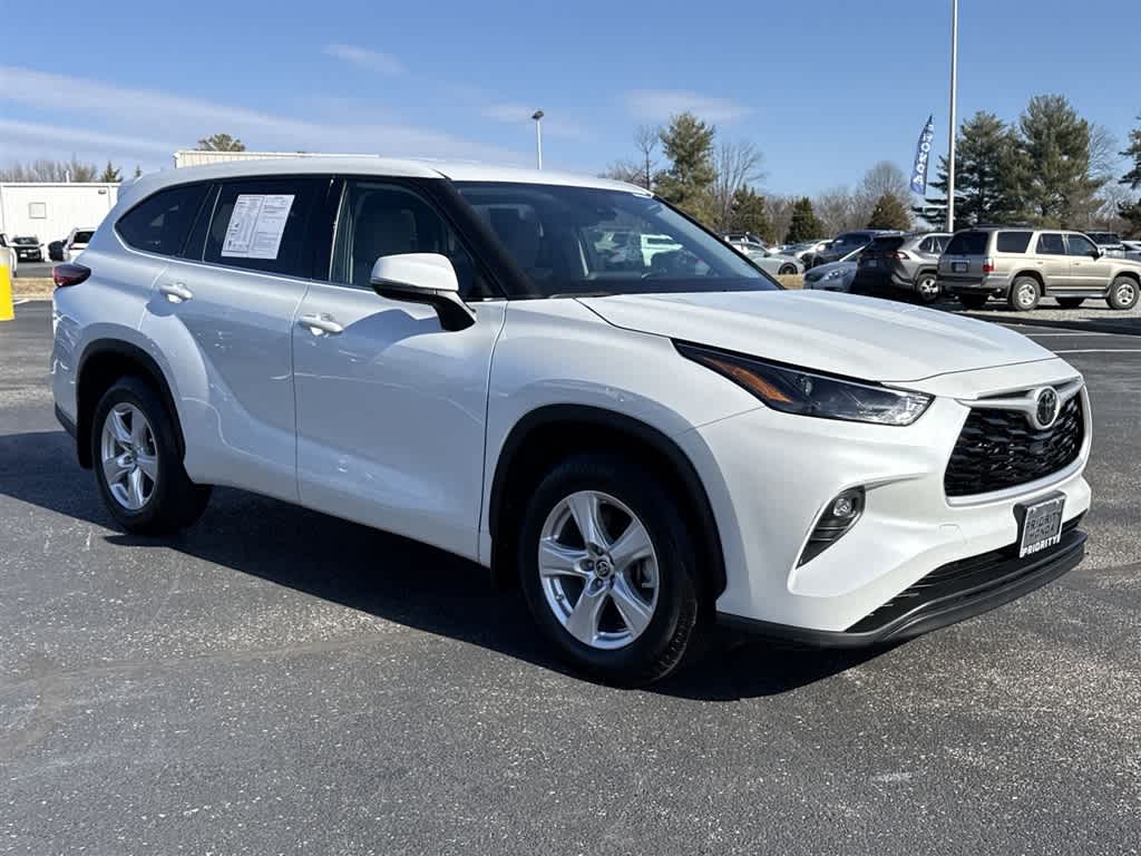 2022 Toyota Highlander LE