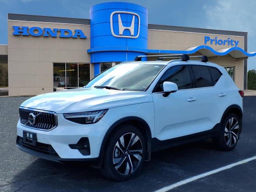 2024 Volvo XC40 Ultimate Bright Theme