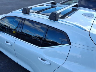 2024 Volvo XC40 Ultimate Bright Theme