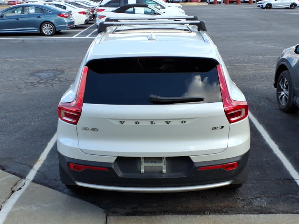2024 Volvo XC40 Ultimate Bright Theme