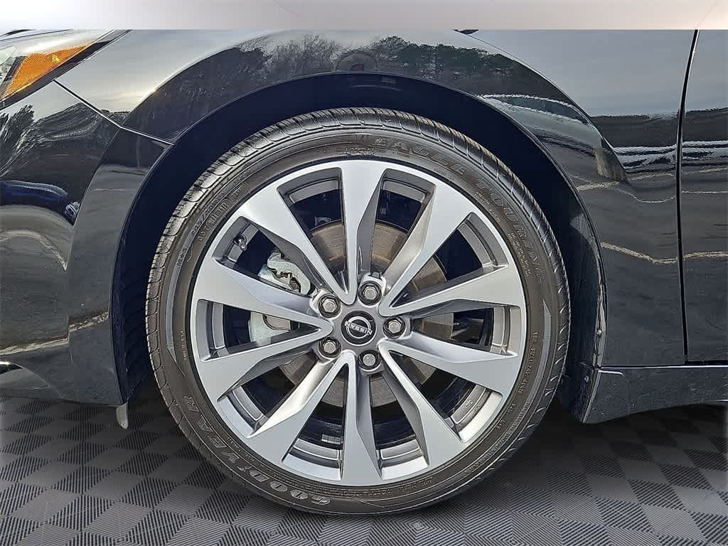 2023 Nissan Maxima Platinum