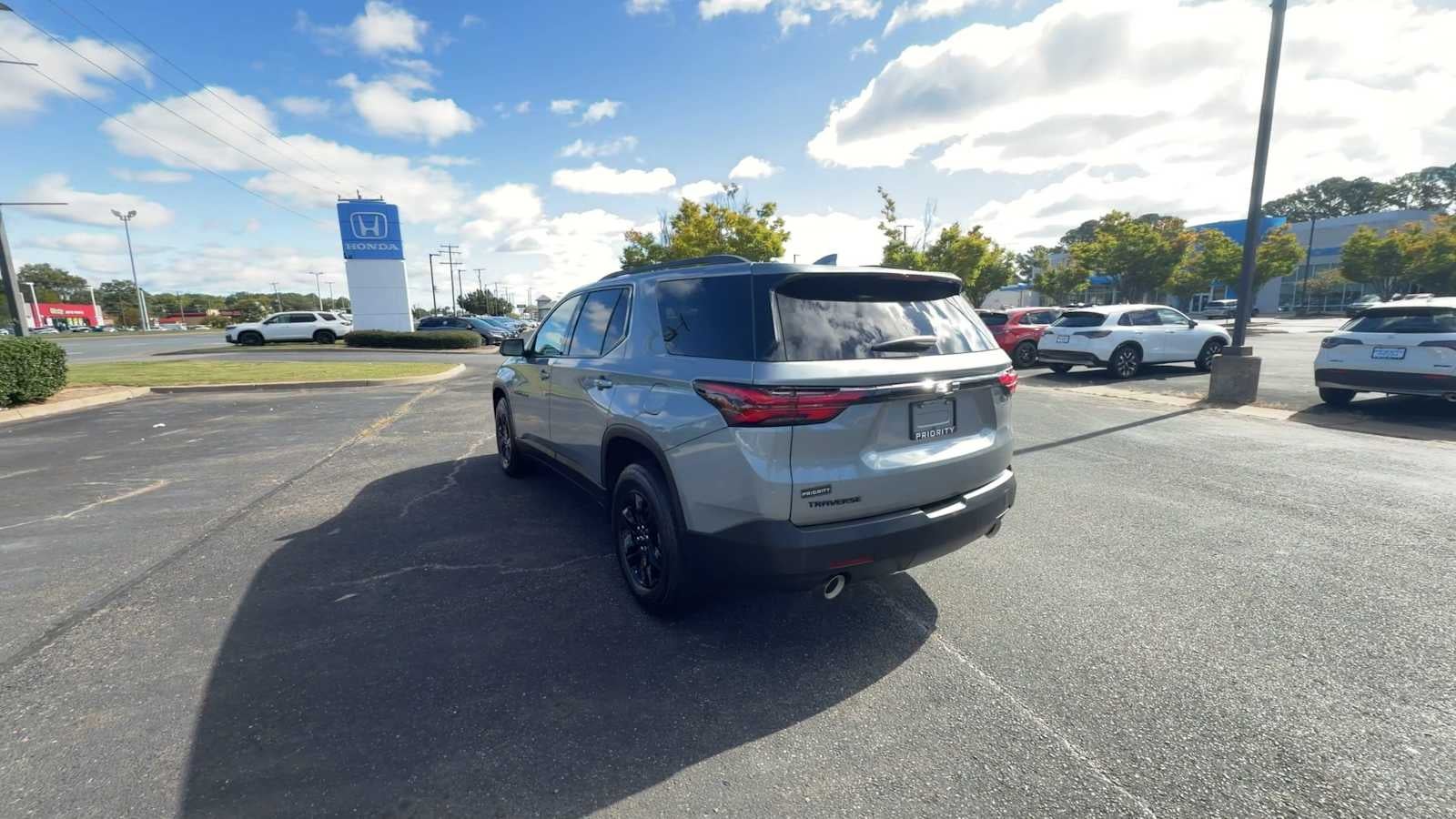 2023 Chevrolet Traverse LS
