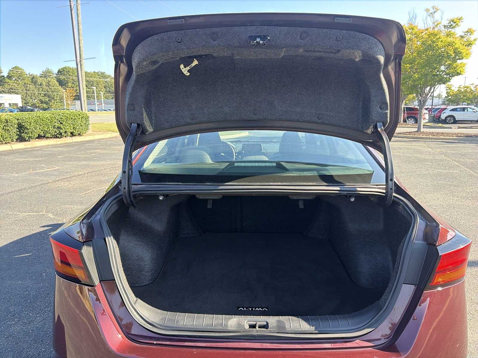 2025 Nissan Altima SV