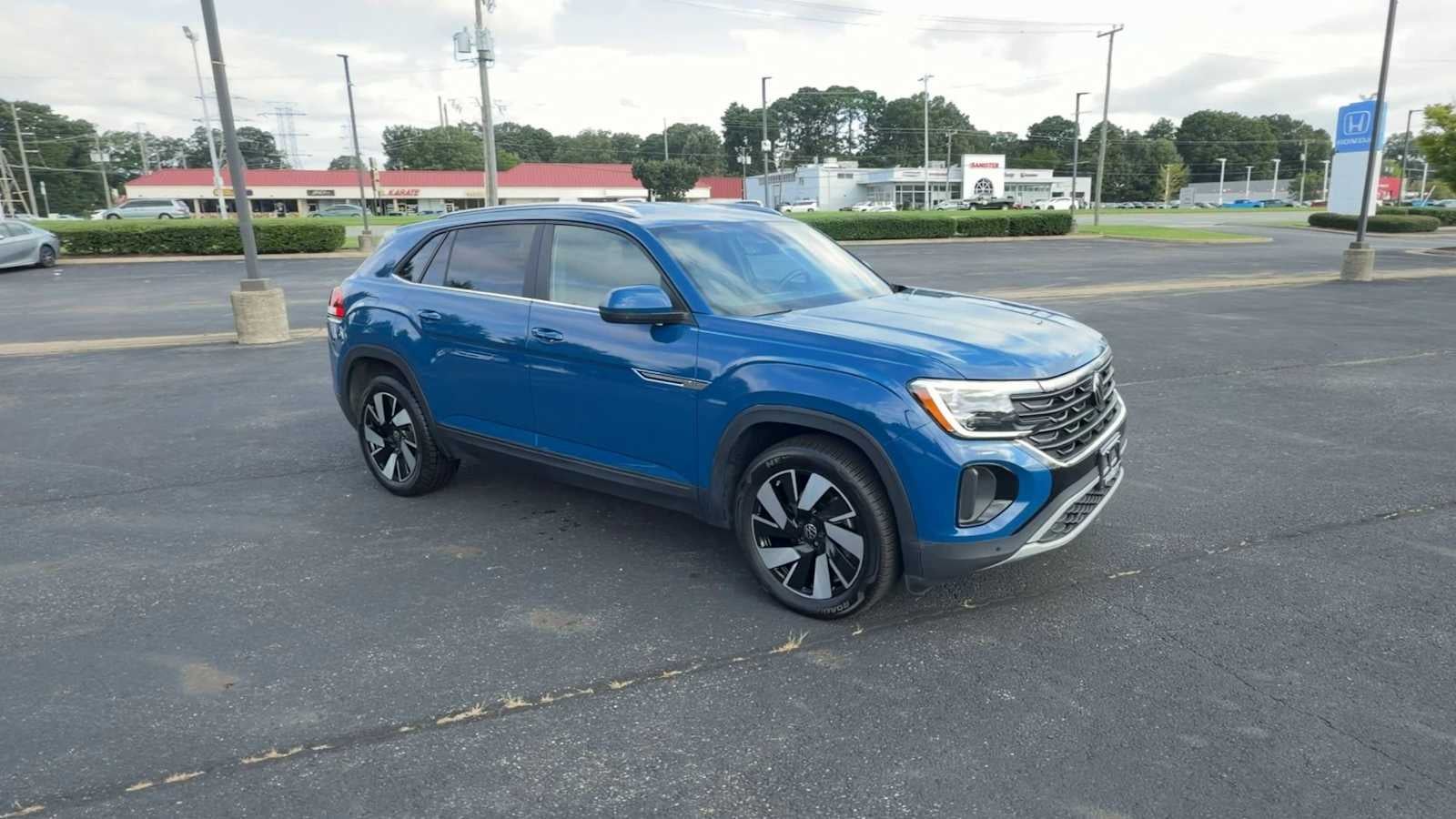2026 Volkswagen Atlas Cross Sport 2.0T SE w/Technology