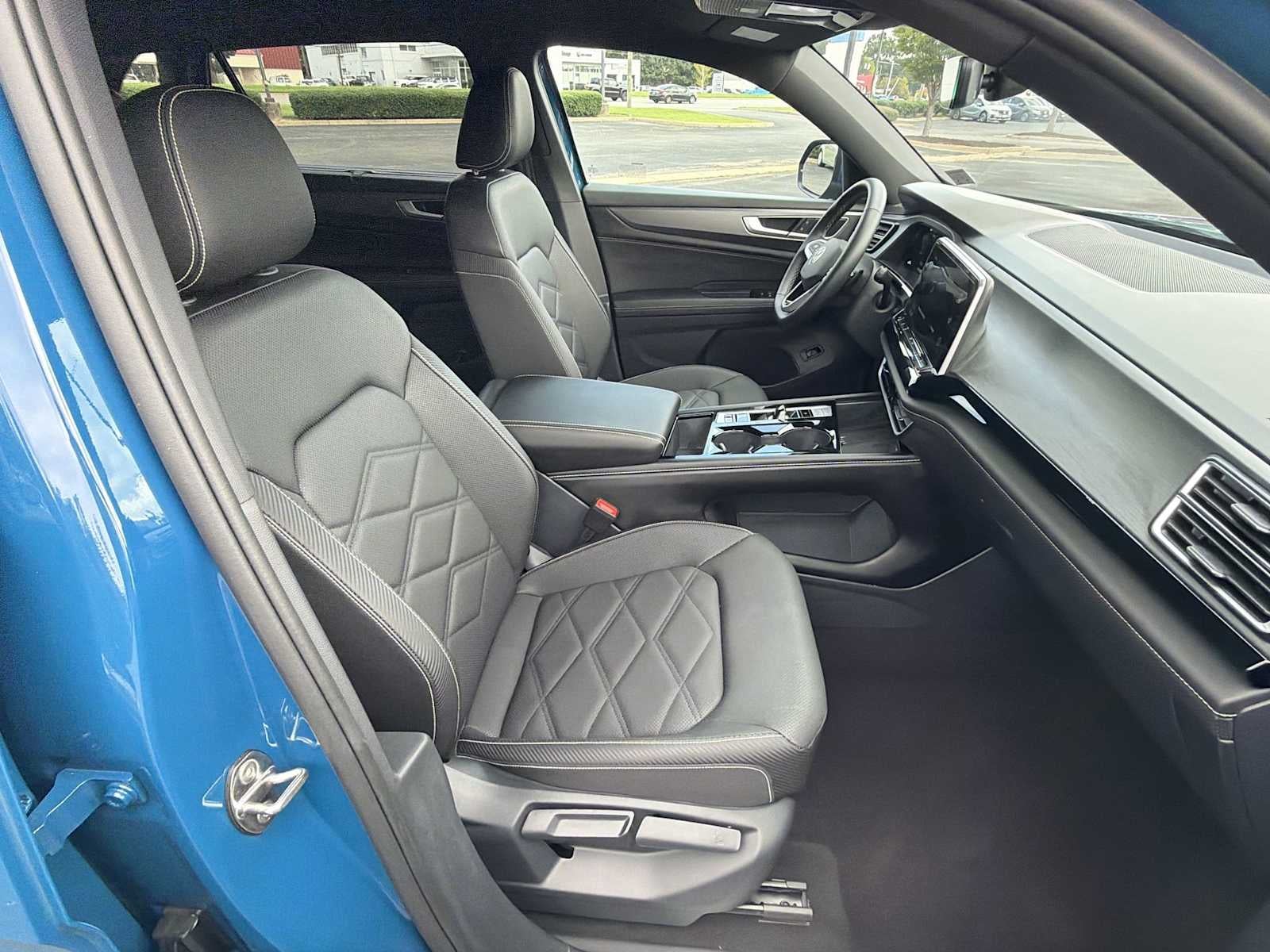 2026 Volkswagen Atlas Cross Sport 2.0T SE w/Technology