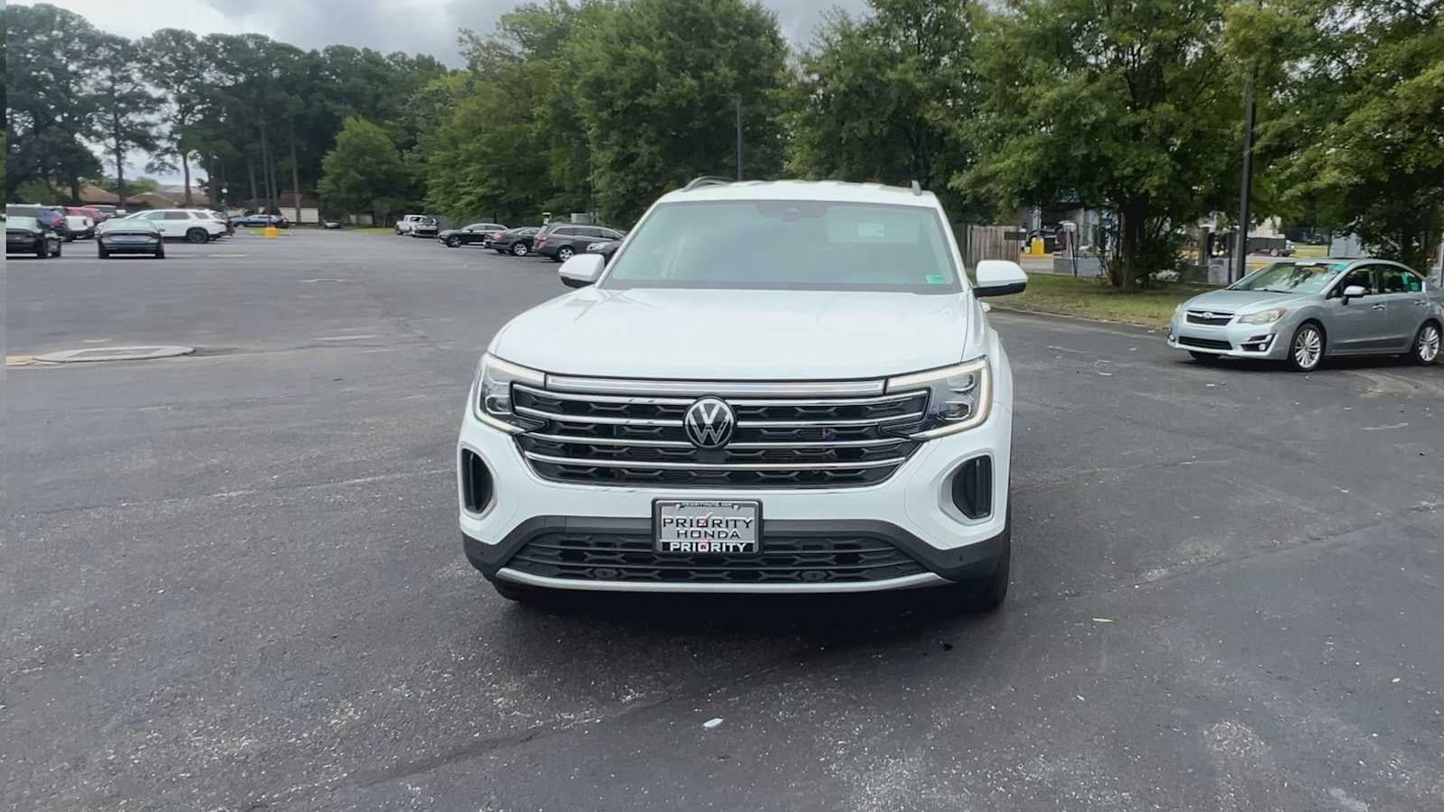 2025 Volkswagen Atlas 2.0T SE w/Technology