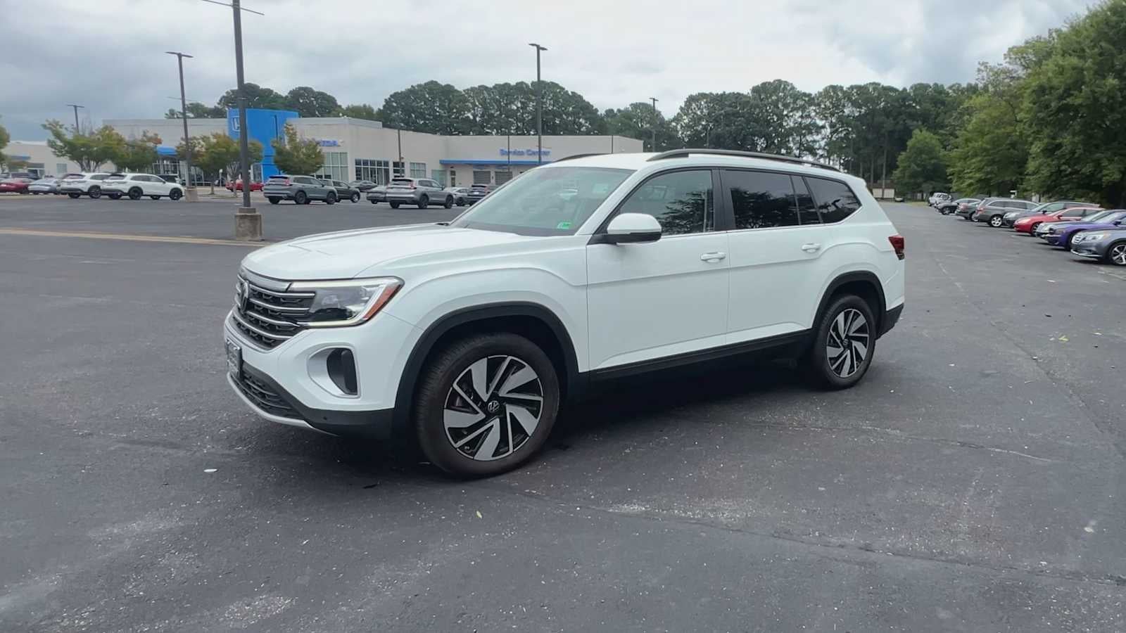 2025 Volkswagen Atlas 2.0T SE w/Technology