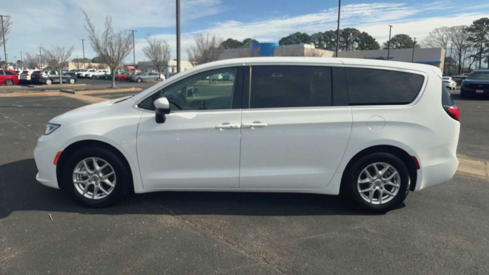 2023 Chrysler Pacifica Touring L