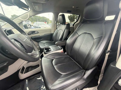 2023 Chrysler Pacifica Hybrid Touring L